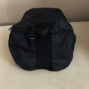 Ski helmet carrier bag, soft lined